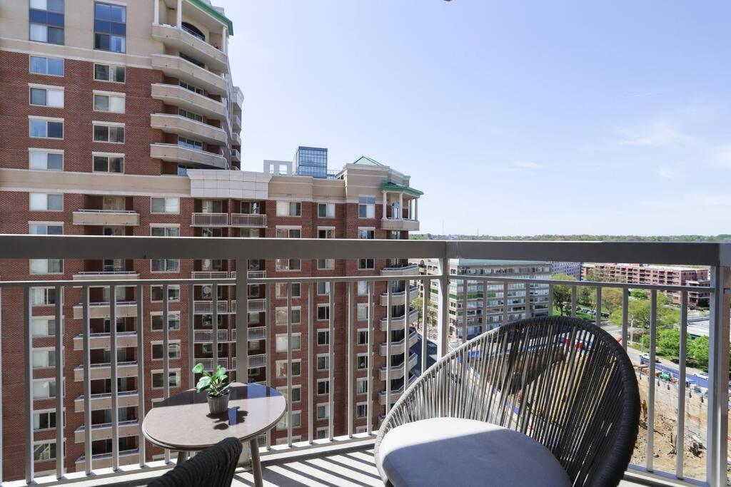 Bright Apartment Walk To Ballston Metro Arlington Buitenkant foto