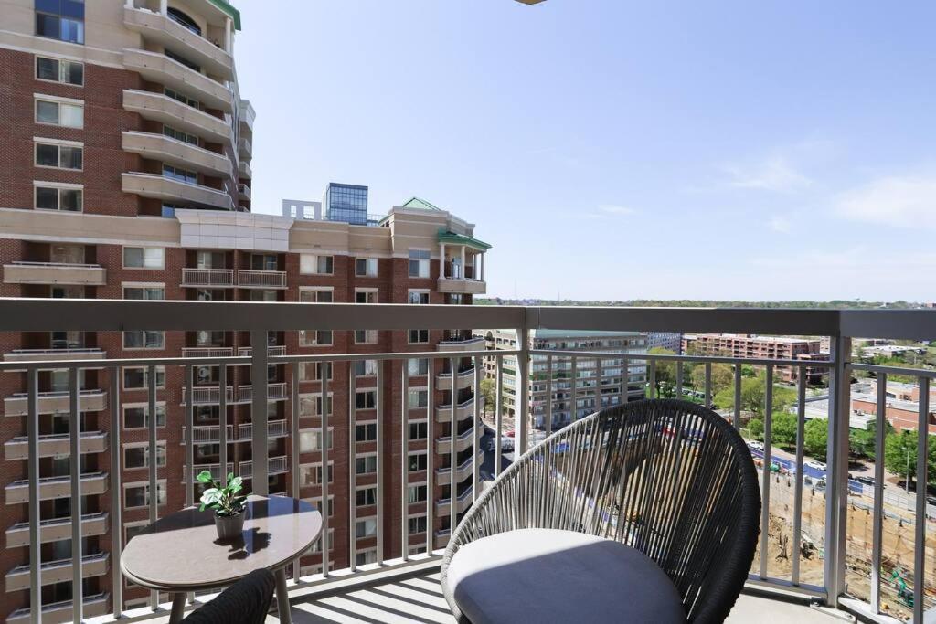 Bright Apartment Walk To Ballston Metro Arlington Buitenkant foto