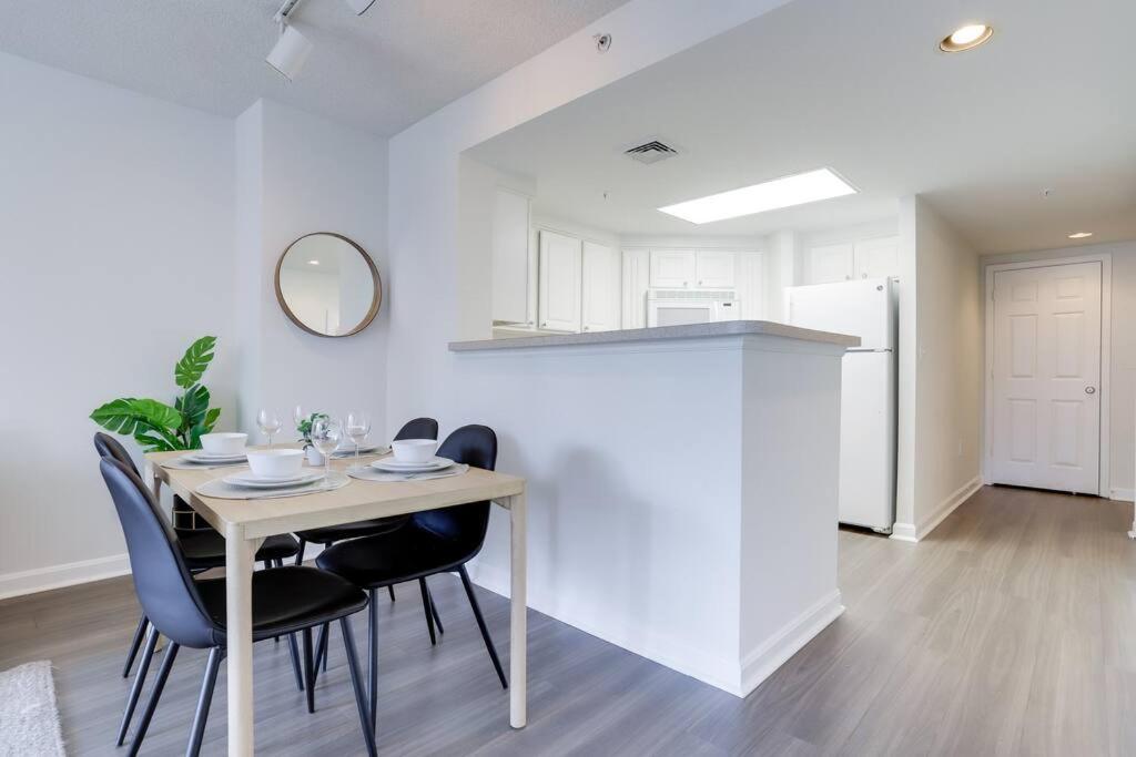Bright Apartment Walk To Ballston Metro Arlington Buitenkant foto